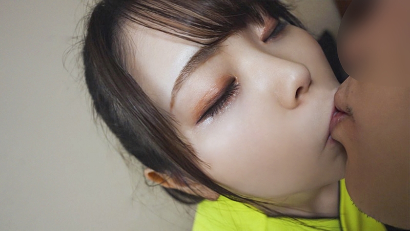 素人女子大生【限定】いとかちゃん22歳 某野球場でビールの売り子のバイトをしている激カワ女子大生！！バイト中のユニフォーム姿でSEXする過激ガールに中出し！！  パッケージ