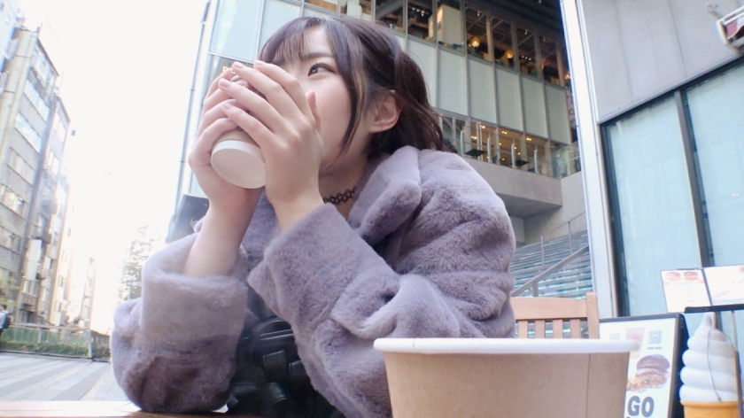 絶頂経験のないチャットレディに中出し連発からの顔面射精！！ウブさ満点！スケベポテンシャル抜群な素人娘の初撮り映像がこれだwww  パッケージ