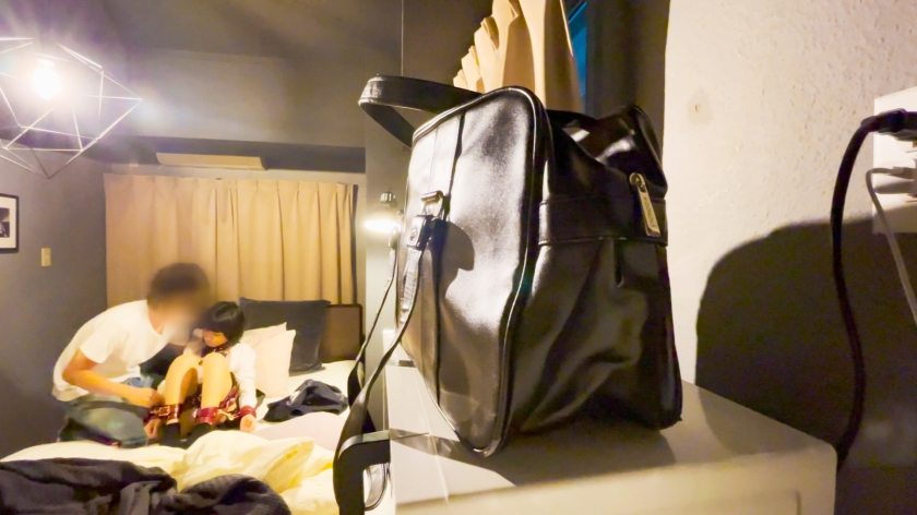 外界との繋がりを断たれた少女の生き甲斐はゲームと SEX だけ…。何度も中出しする激ヤバ映像  パッケージ