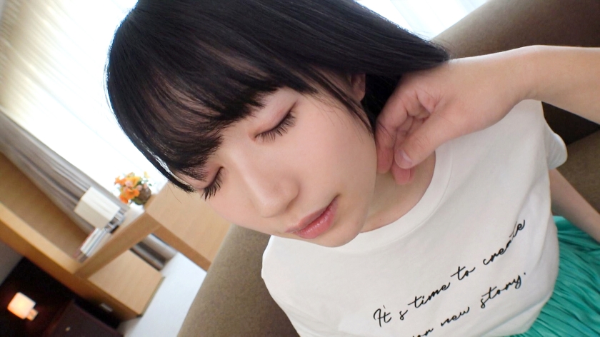 【ほんとにFカップ？それ以上ない？】服をめいっぱい押し広げる、大きさだけでなくハリ・感度も絶品のFカップ。パイズリ時はくりっとした目で視線も送られて勃起不可避！？ 応募素人、初AV撮影 341  パッケージ